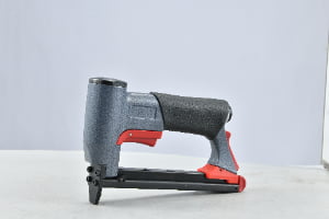 Air nailer